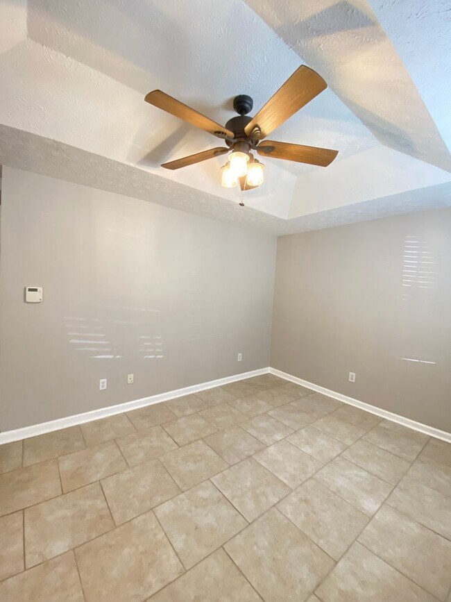 Foto del edificio - Updated Duplex Available 7/15/25!