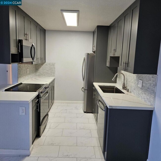 Foto del edificio - 1505 Kirker Pass Rd