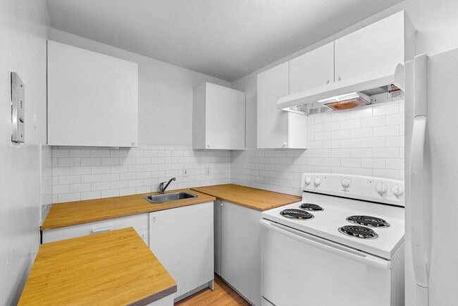Building Photo - 135 Neponset Ave