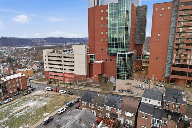 Photo - 436 44th St House