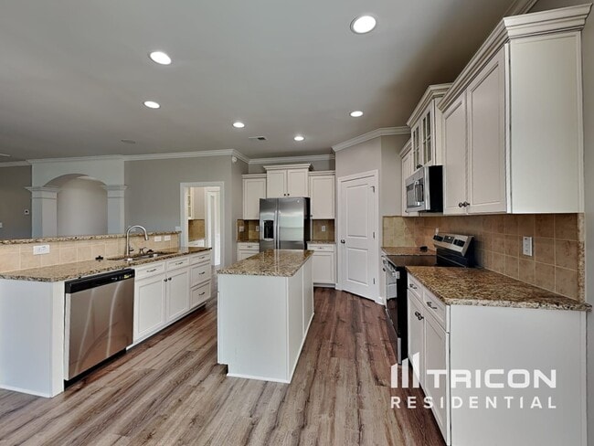 Building Photo - 172 Churchland Dr