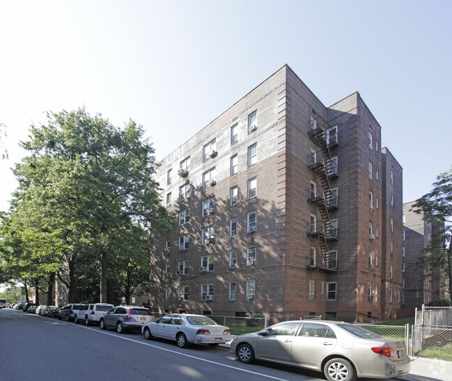 Foto principal - Gardens at 75th Street
