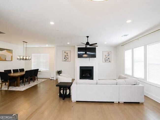 Foto del edificio - 6725 Dahlgren Ct