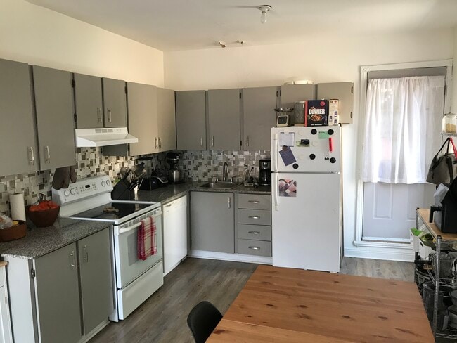 Building Photo - 3955 Rue De Bullion