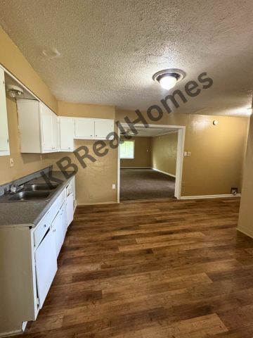 Building Photo - 4434 Whiteside St