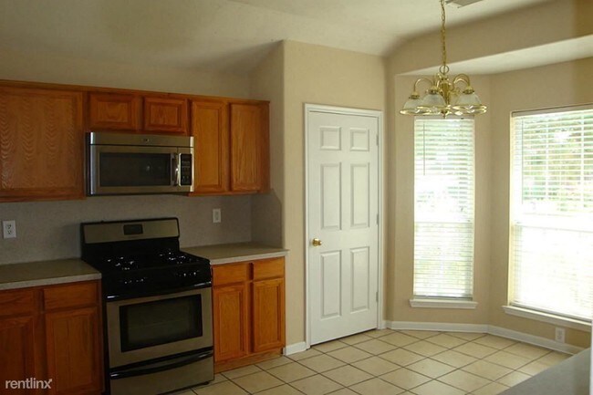 Building Photo - 3 br, 2 bath House - 409