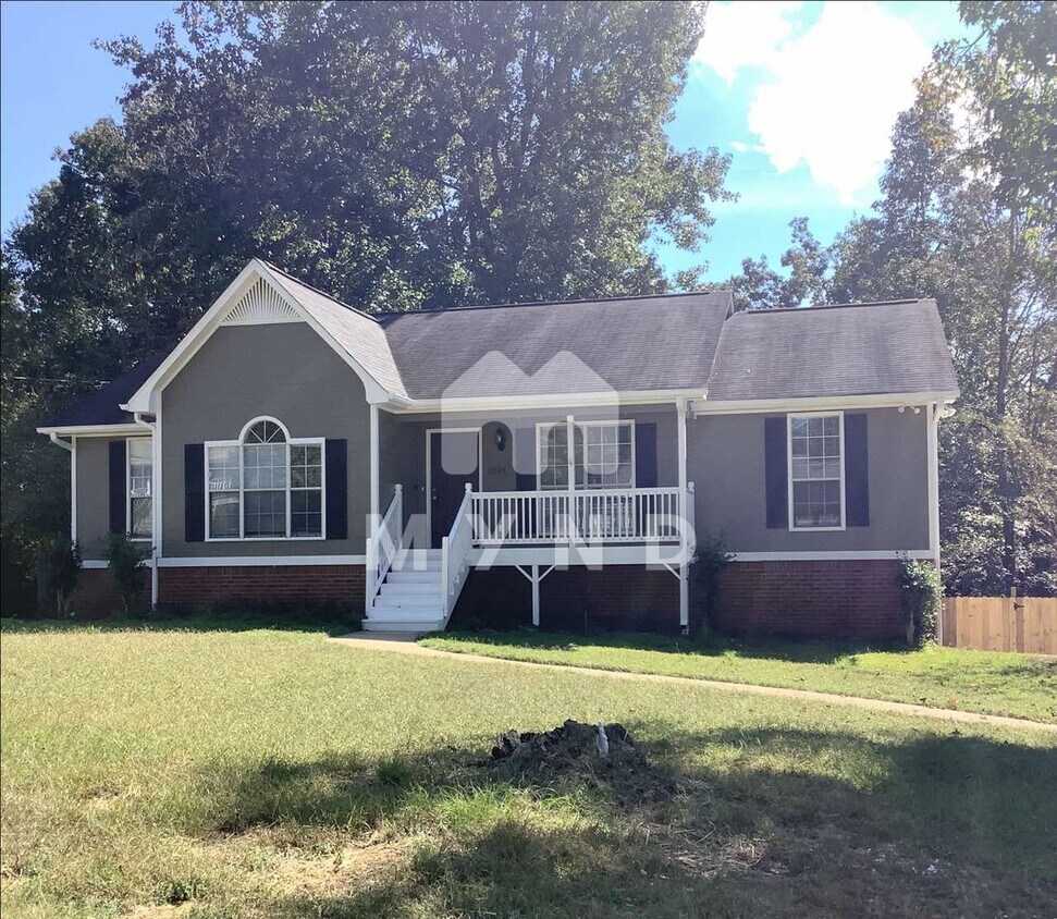 Primary Photo - 5005 Sunset Cir