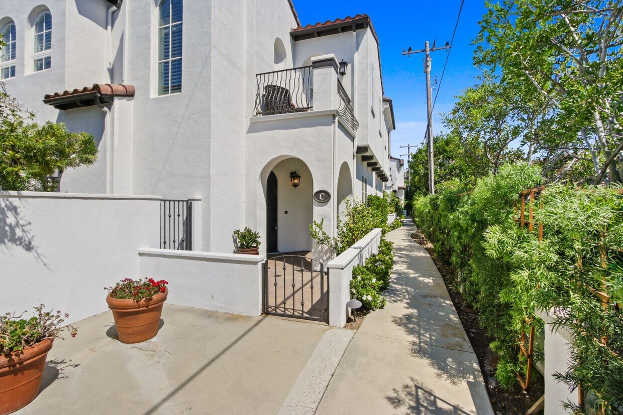 738 Tustin Ave, Newport Beach, CA 92663 House Rental in Newport Beach