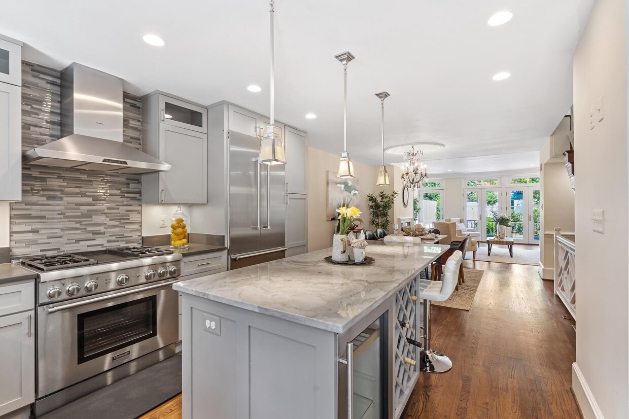 Foto principal - 2517 I St NW