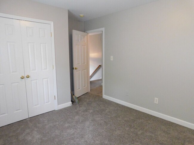 Foto del edificio - 3 bedroom 2.5 bath single family home