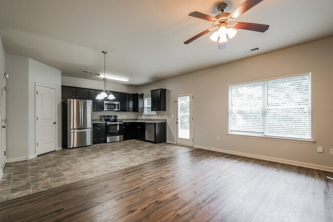 Building Photo - 494 Lobdale Falls Dr