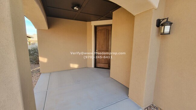 Building Photo - JUST LIKE NEW!!! 3 Bedroom 2 Bath on Orcha...