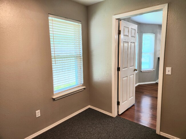 Foto del edificio - 1536 Apricot Ave