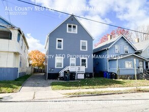 Building Photo - 2092 W 105th St