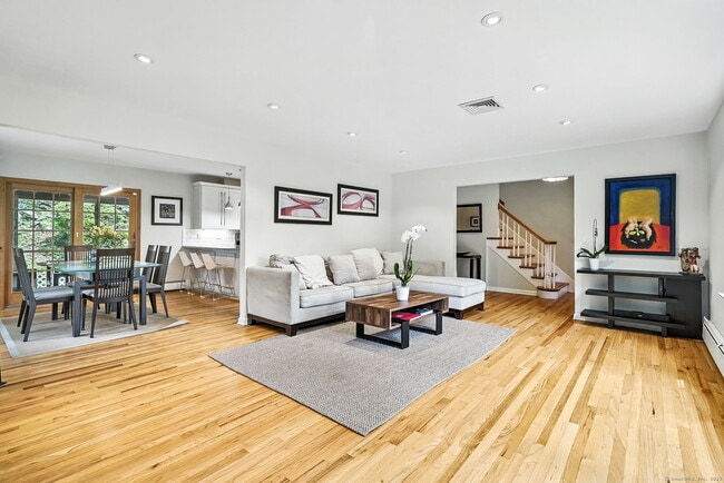 Building Photo - 163 MacGregor Dr