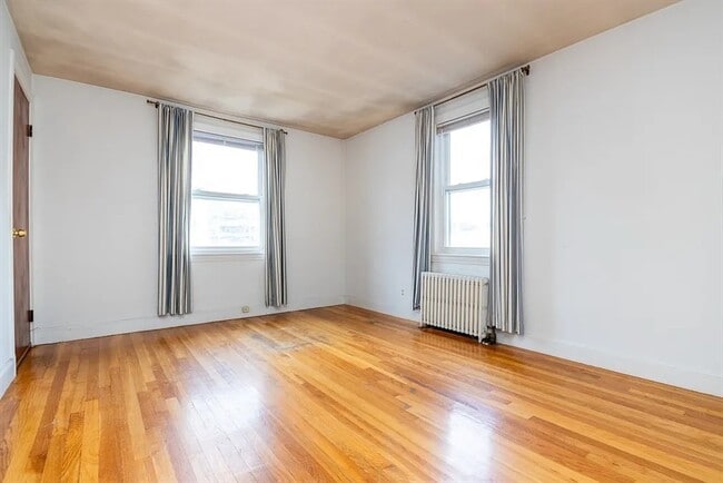 Building Photo - 17 Thayer St