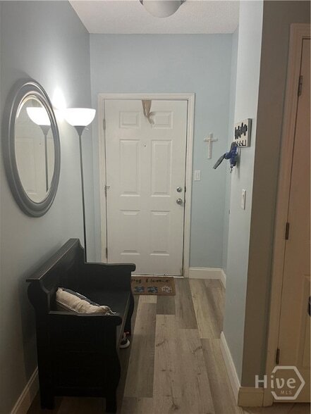 Building Photo - 2208 Walden Park Dr