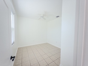 Building Photo - 4110 Andover Cay Blvd