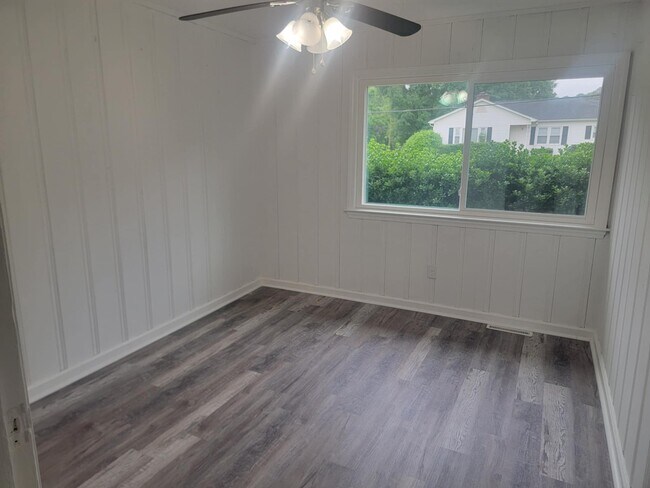 Foto del edificio - 223 Hemlock St