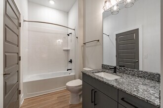 3BR, 3BA - 1316SF - The Oliver Luxury Apartments