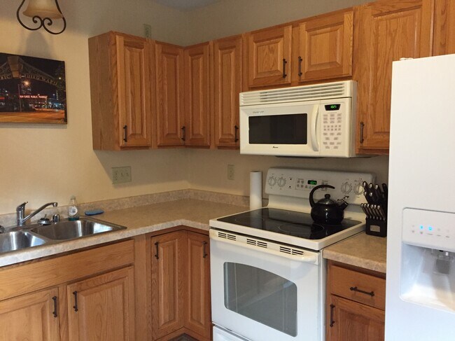 Kitchen - 1029 N Old World 3rd St