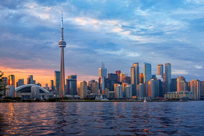 Building Photo - 208 Queens Quay
