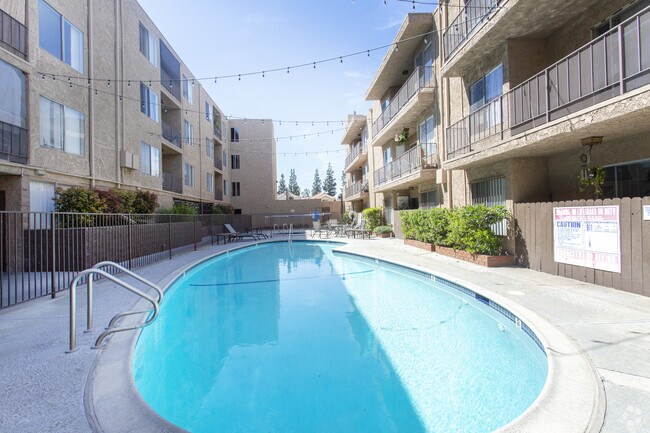 Piscina - Sherman West Apartments