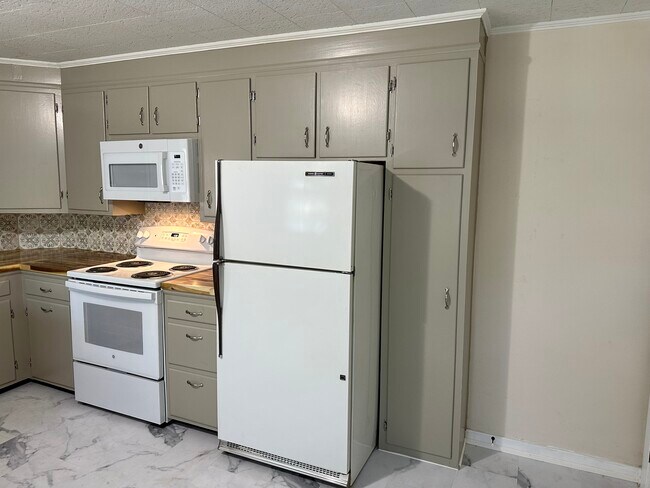Building Photo - 147 Bowers Rd