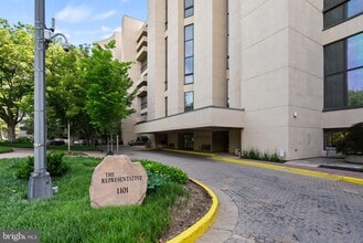 Building Photo - 1101 S Arlington Ridge Rd