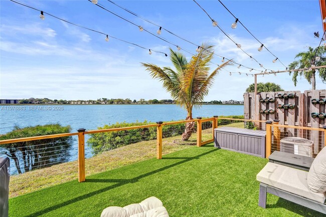 Building Photo - 20822 San Simeon Way