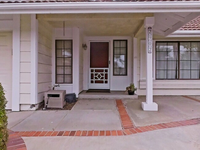 Foto del edificio - 4 Bedroom / 3 bathroom in Family Home.