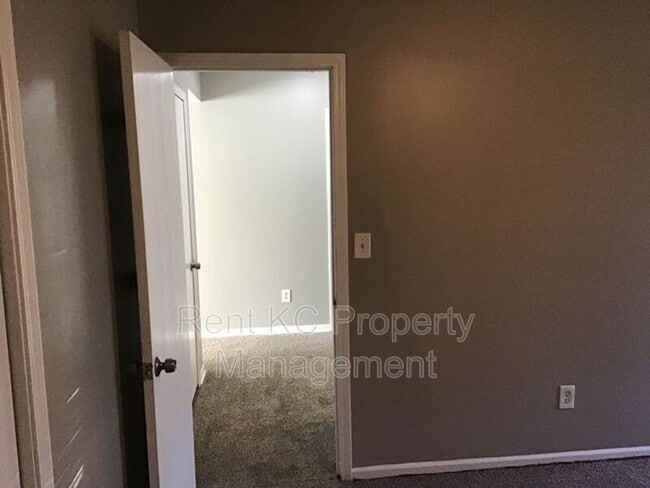 Foto del edificio - 208 W Meadow St
