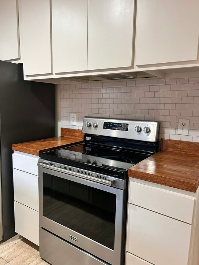 Foto del edificio - 3919 Buena Vista St