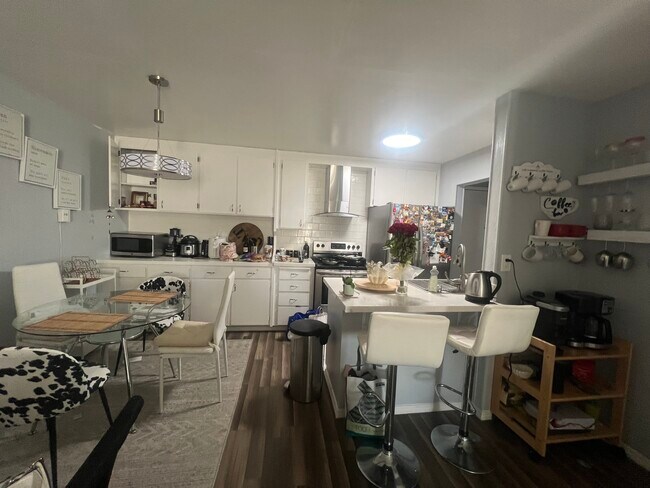 Foto del edificio - 960 Shorepoint Ct