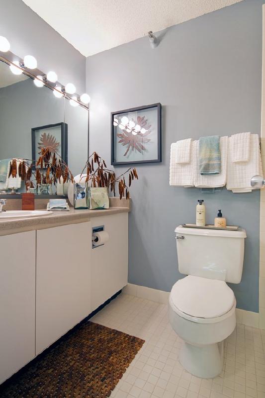 Building Photo - 180 N Harbor Dr