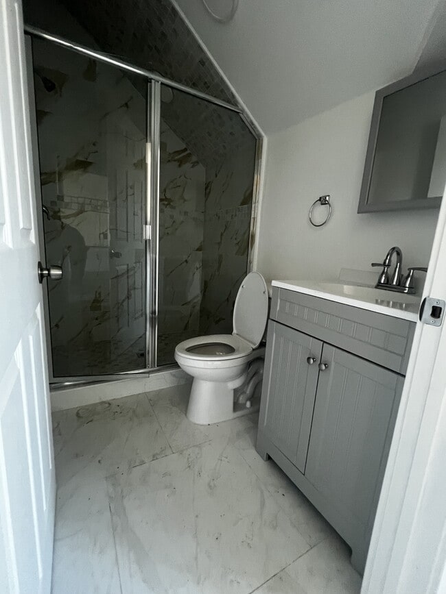 Foto del edificio - 1511 W 28th St