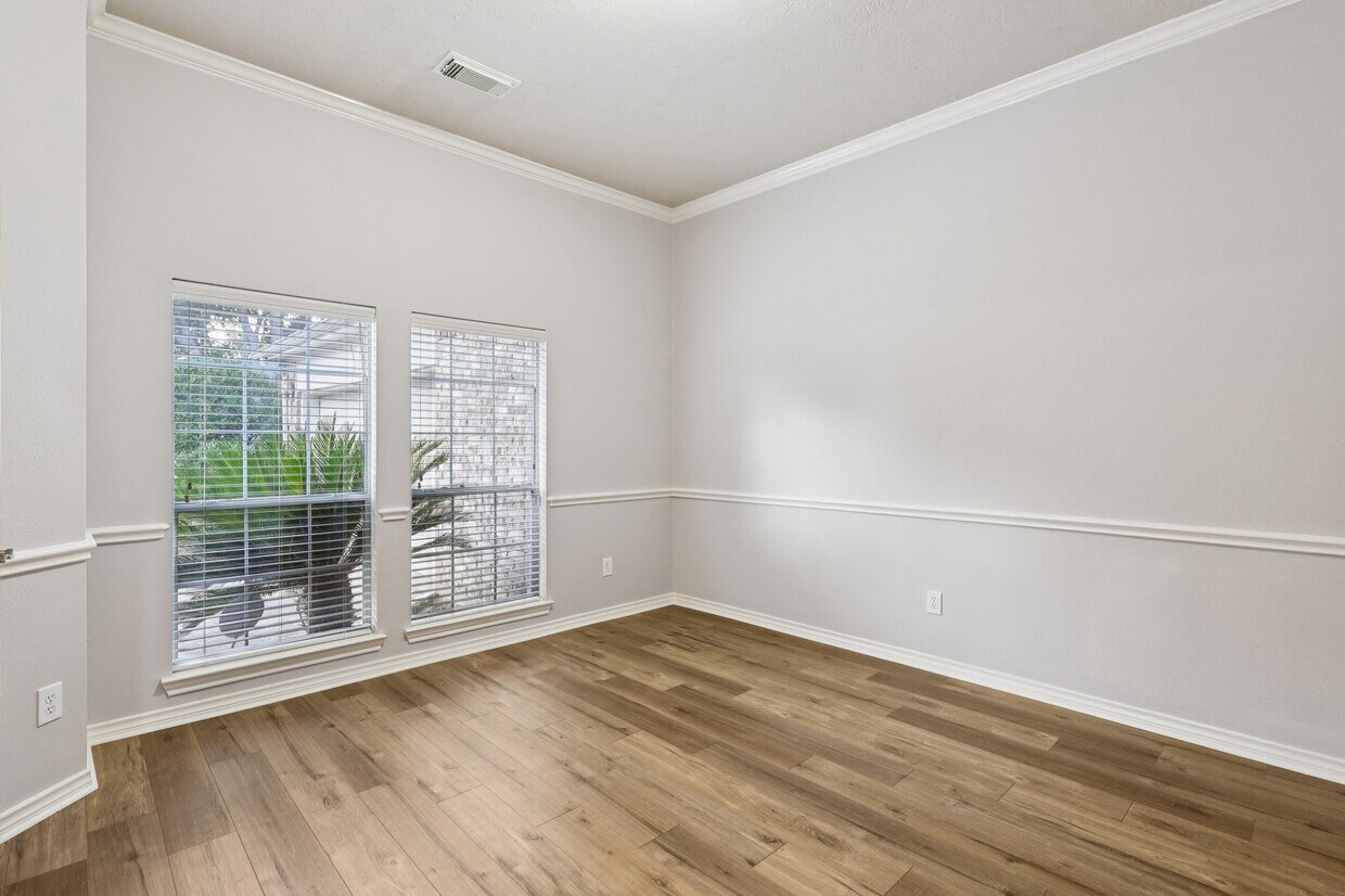 Foto principal - 10206 Pine Flats Dr