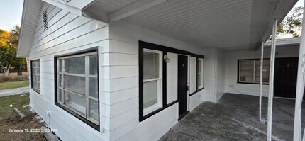 Building Photo - 603 27th Ave W