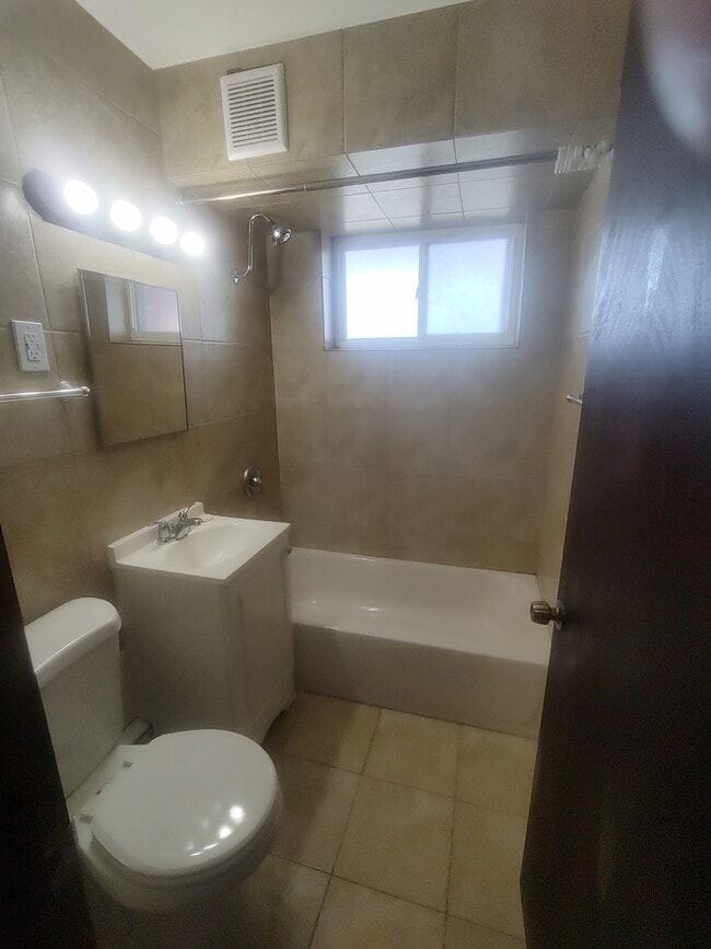 Building Photo - 510 S NW Hwy