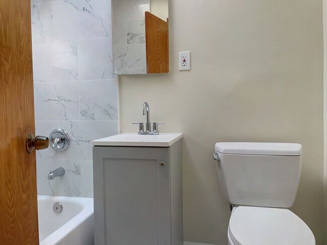 Foto del edificio - 1 Bed, 1 Bath Noe Valley Apartment - Parki...