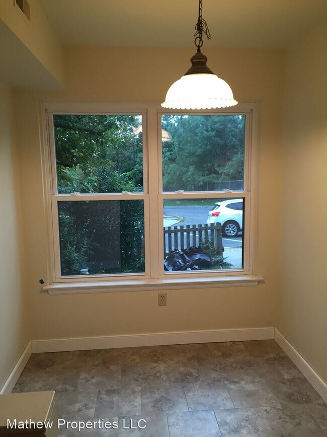 Building Photo - 3 br, 1.5 bath House - 560 Dauphin St.