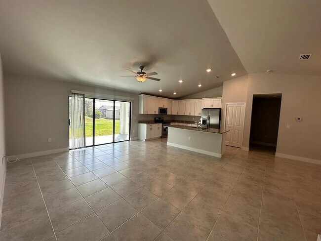 Foto del edificio - 2717 28th St SW