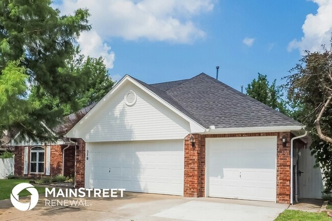 Building Photo - 2709 Berkley Dr