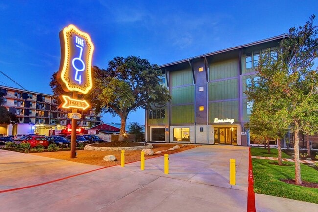 Building Photo - Affordable 2-Bedroom Living: Stylish Space...