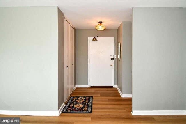 Building Photo - 1300 S Arlington Ridge Rd