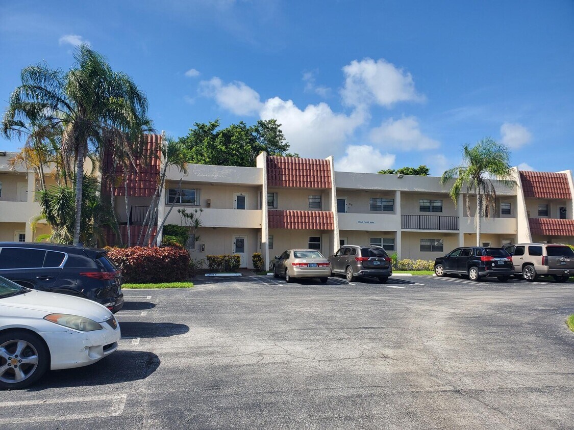 Primary Photo - 2500 Fiore Way