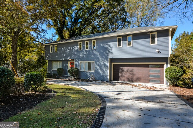 Foto del edificio - 2704 Margaret Mitchell Dr NW