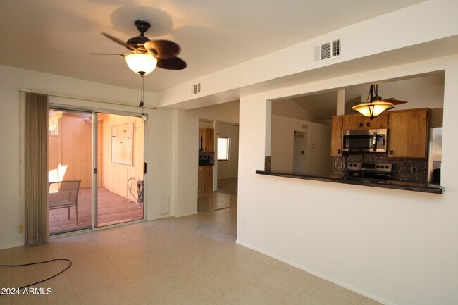 Foto del edificio - 16246 N 19th St