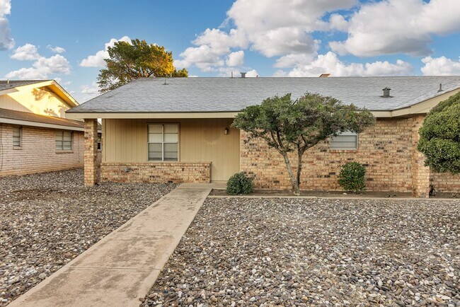 Foto del edificio - 3712 Monclair Ave