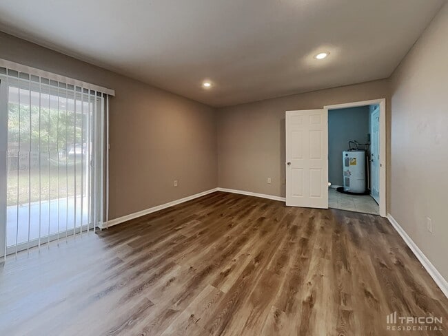 Foto del edificio - 1408 Highview Rd